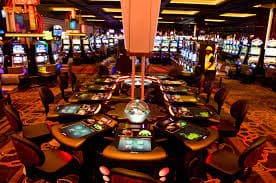 Aplikasi mobile max77 slot menampilkan antarmuka permainan dan opsi pembayaran